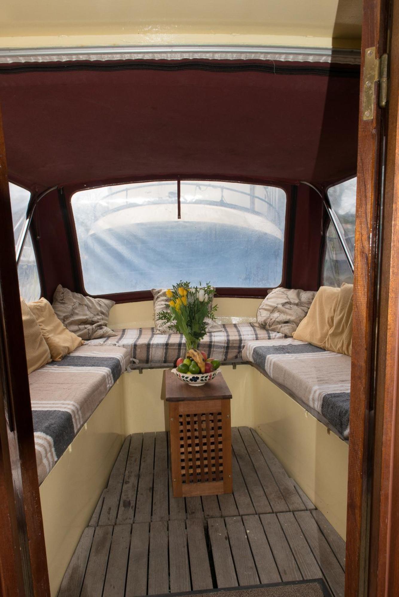 Botel Salonboot De Wending *